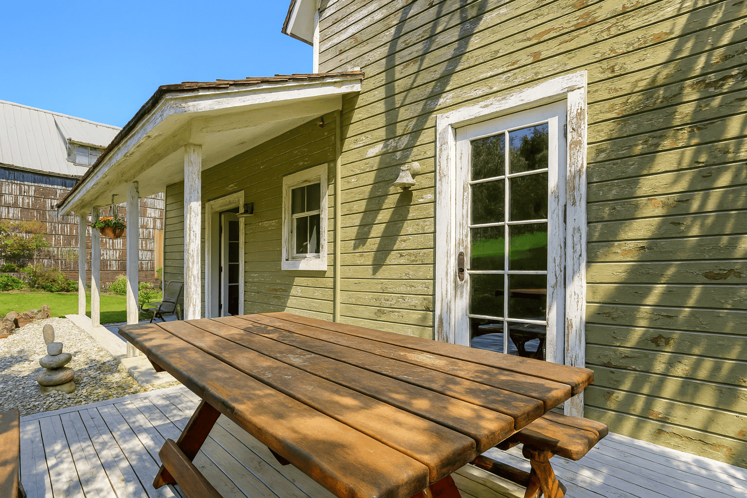 how to repair chipped paint